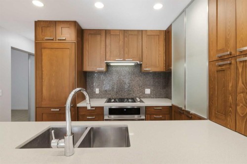 521-222 Riverfront Avenue Sw, Calgary, AB - Indoor Photo Showing Kitchen With Stainless Steel Kitchen With Double Sink With Upgraded Kitchen