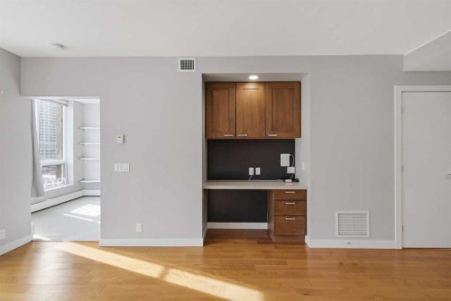 521-222 Riverfront Avenue Sw, Calgary, AB - Indoor