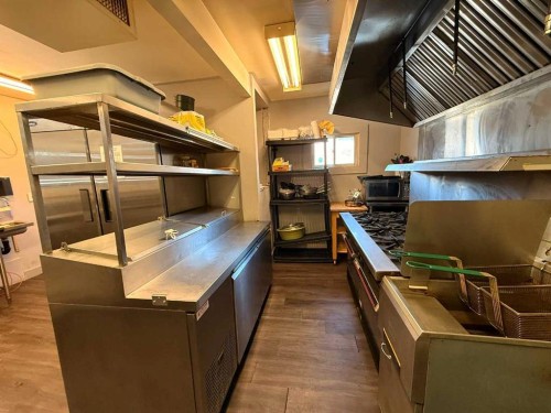 614 1 Avenue Ne, Calgary, AB 