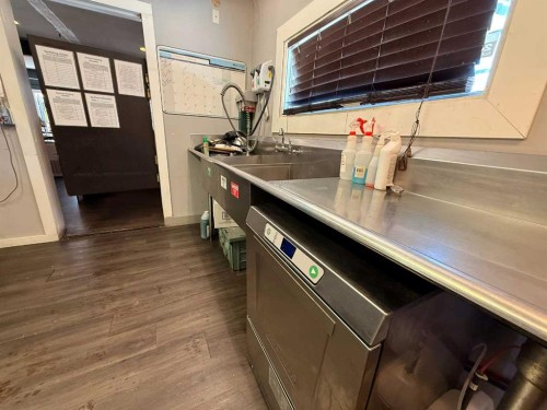 614 1 Avenue Ne, Calgary, AB 