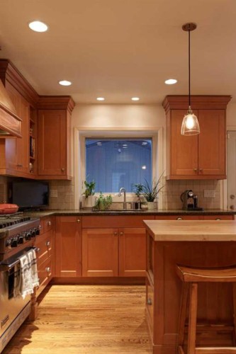 504 Crescent Boulevard Sw, Calgary, AB - Indoor Photo Showing Kitchen