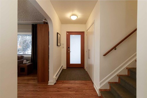 504 Crescent Boulevard Sw, Calgary, AB - Indoor Photo Showing Other Room