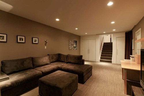 504 Crescent Boulevard Sw, Calgary, AB - Indoor Photo Showing Living Room