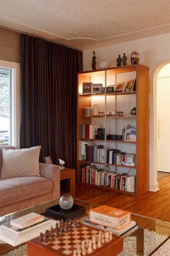 504 Crescent Boulevard Sw, Calgary, AB - Indoor Photo Showing Living Room