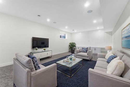 18 South Shore Road, Chestermere, AB - Indoor Photo Showing Living Room