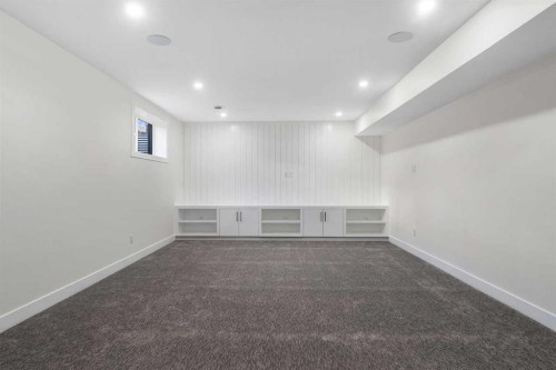 18 South Shore Road, Chestermere, AB - Indoor Photo Showing Other Room