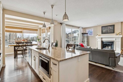 33 Quarry Heights Se, Calgary, AB 