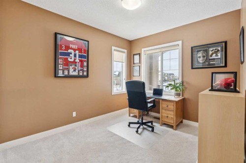 33 Quarry Heights Se, Calgary, AB 