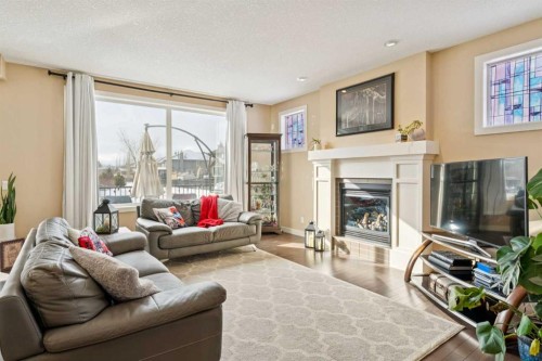 33 Quarry Heights Se, Calgary, AB 