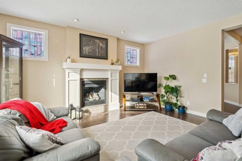 33 Quarry Heights Se, Calgary, AB 