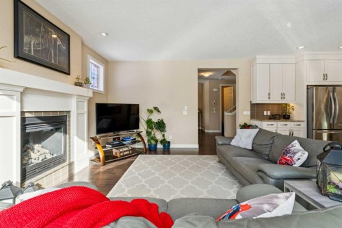 33 Quarry Heights Se, Calgary, AB 