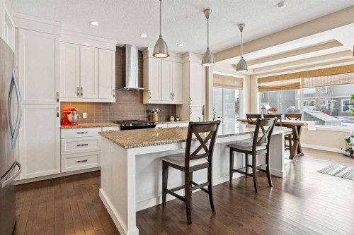 33 Quarry Heights Se, Calgary, AB 