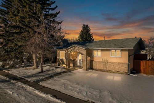 5004 Rundleview Road Ne, Calgary, AB - Outdoor