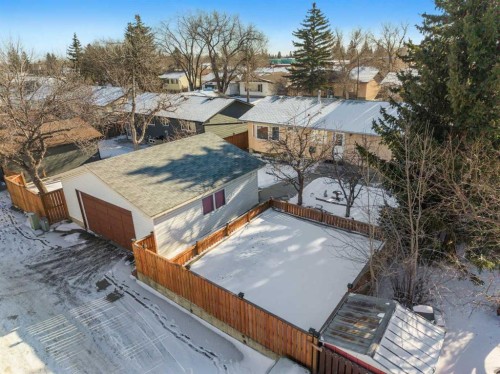 5004 Rundleview Road Ne, Calgary, AB - Outdoor