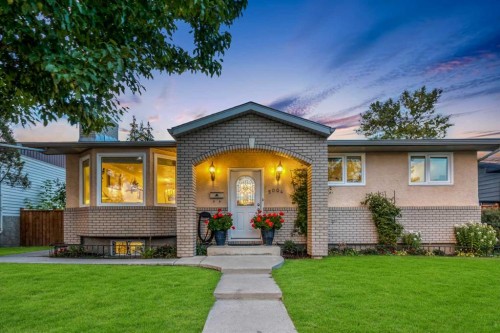 5004 Rundleview Road Ne, Calgary, AB - Outdoor With Facade