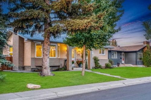 5004 Rundleview Road Ne, Calgary, AB - Outdoor With Facade