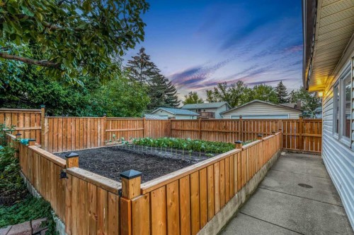 5004 Rundleview Road Ne, Calgary, AB - Outdoor