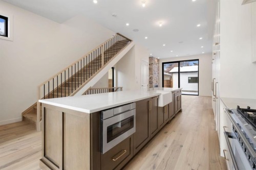 2117 22 Avenue Sw, Calgary, AB - Indoor Photo Showing Kitchen With Upgraded Kitchen
