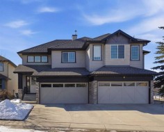 7 Cougar Ridge Bay SW Calgary, AB T3H 5C4