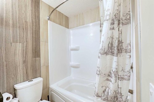 72 Sage Meadows Circle Nw, Calgary, AB - Indoor Photo Showing Bathroom
