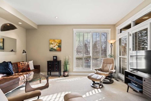 1428 9 Street Nw, Calgary, AB - Indoor Photo Showing Living Room
