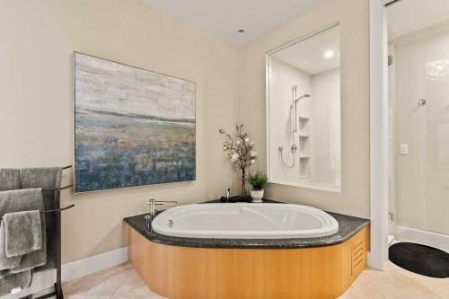 1428 9 Street Nw, Calgary, AB - Indoor Photo Showing Bathroom