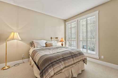 1428 9 Street Nw, Calgary, AB - Indoor Photo Showing Bedroom
