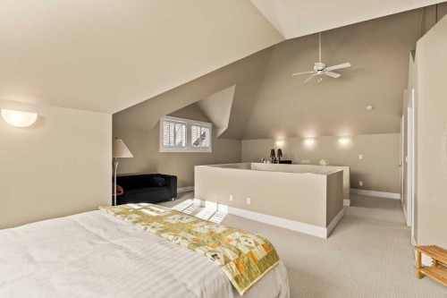 1428 9 Street Nw, Calgary, AB - Indoor Photo Showing Bedroom