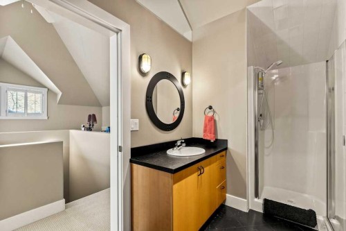 1428 9 Street Nw, Calgary, AB - Indoor Photo Showing Bathroom