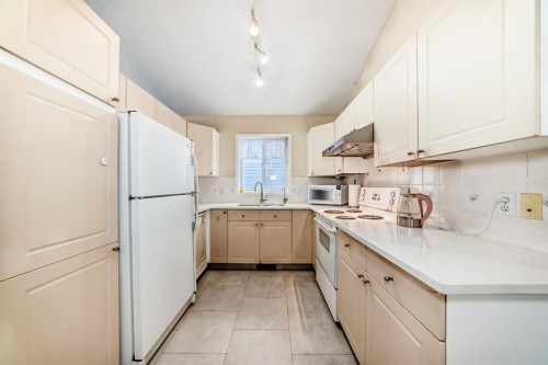 158 Somervale Close Sw, Calgary, AB 