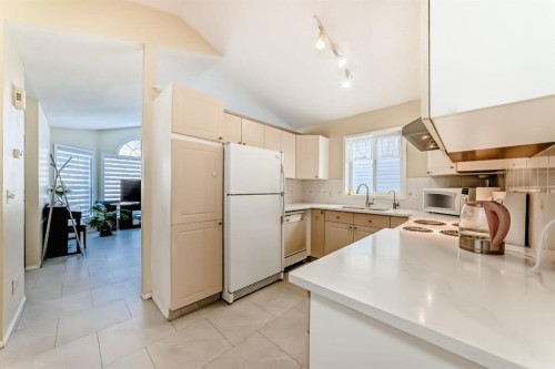 158 Somervale Close Sw, Calgary, AB 