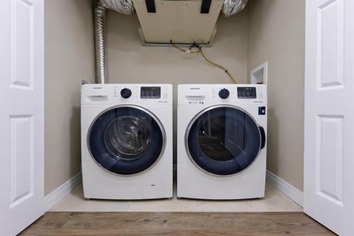 305-100 Auburn Meadows Common Se, Calgary, AB - Indoor Photo Showing Laundry Room