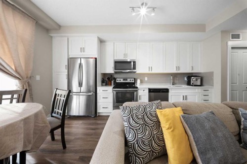 305-100 Auburn Meadows Common Se, Calgary, AB - Indoor Photo Showing Kitchen