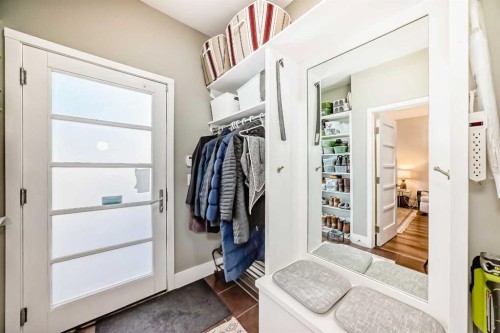 2810 25A Street Sw, Calgary, AB - Indoor Photo Showing Other Room