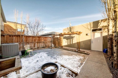 2810 25A Street Sw, Calgary, AB - Outdoor