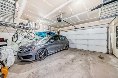 2810 25A Street Sw, Calgary, AB - Indoor Photo Showing Garage