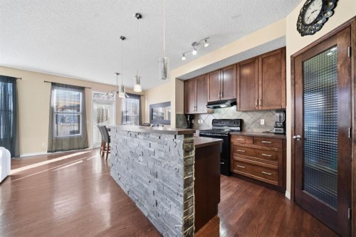 93 Copperleaf Way Se, Calgary, AB - Indoor Photo Showing Kitchen
