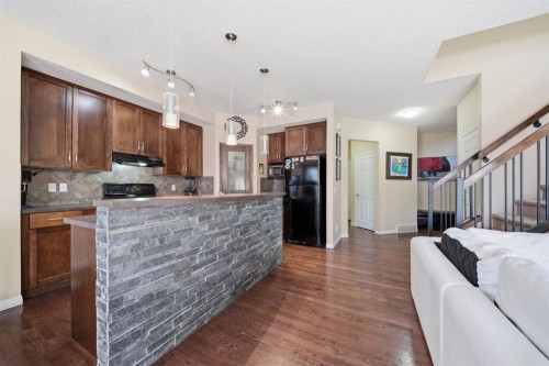 93 Copperleaf Way Se, Calgary, AB - Indoor Photo Showing Kitchen