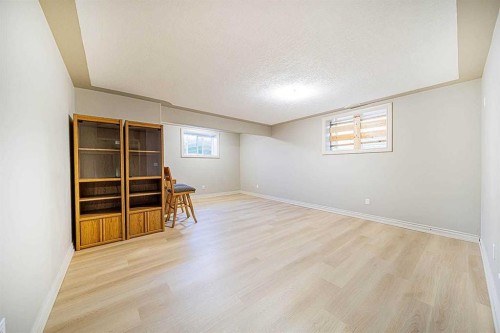22 Royal Birch Way Nw, Calgary, AB - Indoor