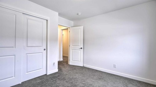 57 Willow Green Sw, Airdrie, AB - Indoor Photo Showing Other Room