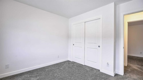 57 Willow Green Sw, Airdrie, AB - Indoor Photo Showing Other Room