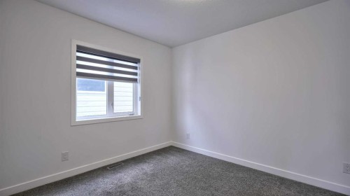 57 Willow Green Sw, Airdrie, AB - Indoor Photo Showing Other Room
