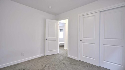 57 Willow Green Sw, Airdrie, AB - Indoor Photo Showing Other Room