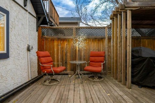 533 12 Avenue Ne, Calgary, AB - Outdoor With Deck Patio Veranda With Exterior