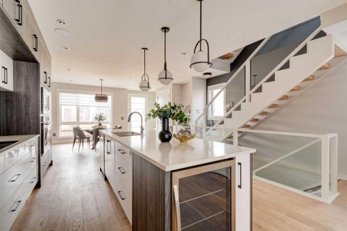 720 15 Street Nw, Calgary, AB - Indoor Photo Showing Kitchen With Upgraded Kitchen