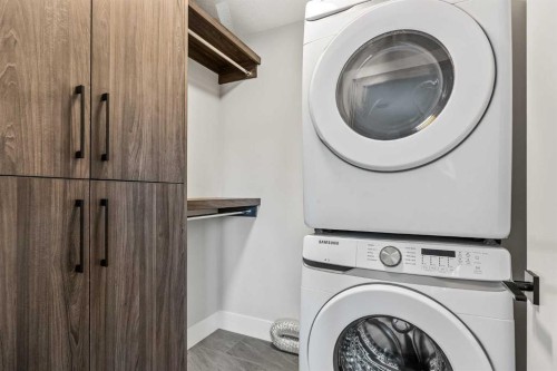 720 15 Street Nw, Calgary, AB - Indoor Photo Showing Laundry Room