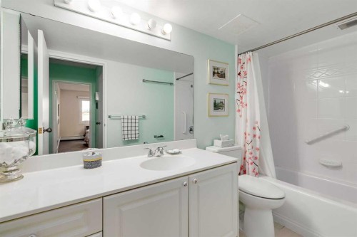 131-820 89 Avenue Sw, Calgary, AB - Indoor Photo Showing Bathroom