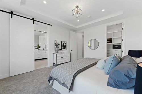 5011 21 Avenue Nw, Calgary, AB - Indoor Photo Showing Bedroom