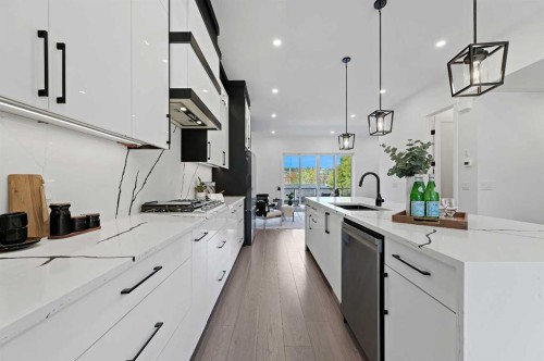 5011 21 Avenue Nw, Calgary, AB - Indoor Photo Showing Kitchen With Upgraded Kitchen