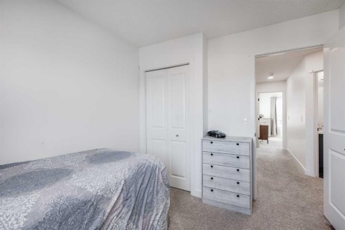 117 Highview Gate Se, Airdrie, AB - Indoor Photo Showing Bedroom